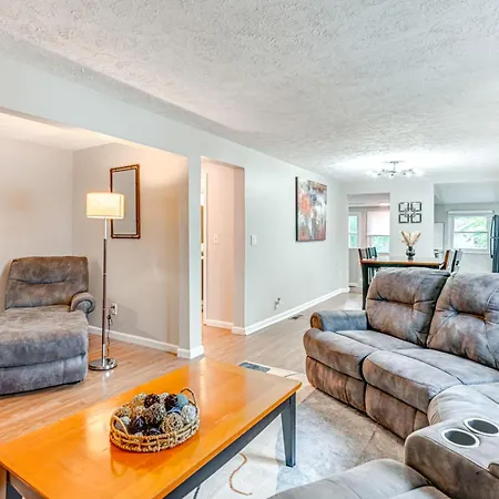 Bright Lansing Apartment About 2 Mi To Downtown!